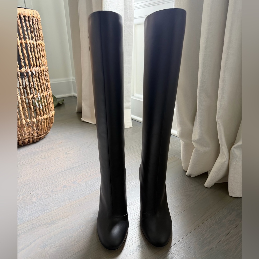 FENDI Karligraphy Leather Knee High Black Boots - Picture 7 of 12